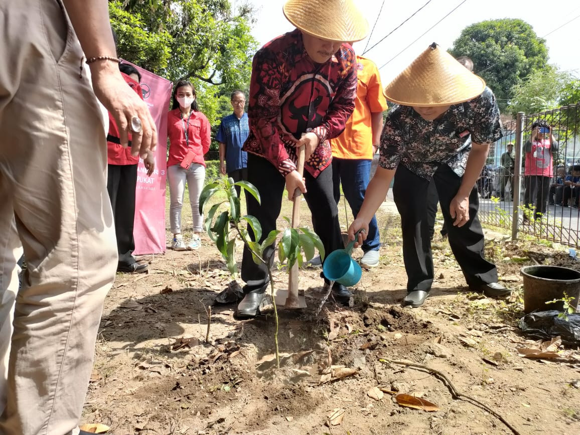 Puncak Peringatan Bulan Bung Karno 2022, 2.335 Pohon Alpukat Ijo Ditanam di Jogja