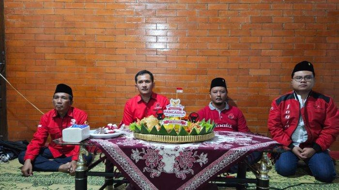 jogja.tribunnews.com - Peringati Hari Lahir Pancasila, PDIP Kota Jogja Tumpengan Kobarkan Semangat Perjuangan Bung Karno