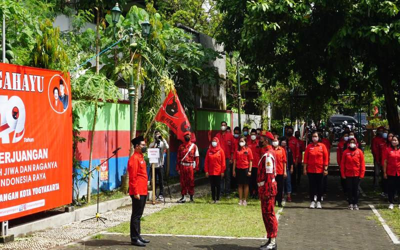 Rayakan HUT Ke-49, PDIP di DIY Gelar Upacara hingga Tumpengan